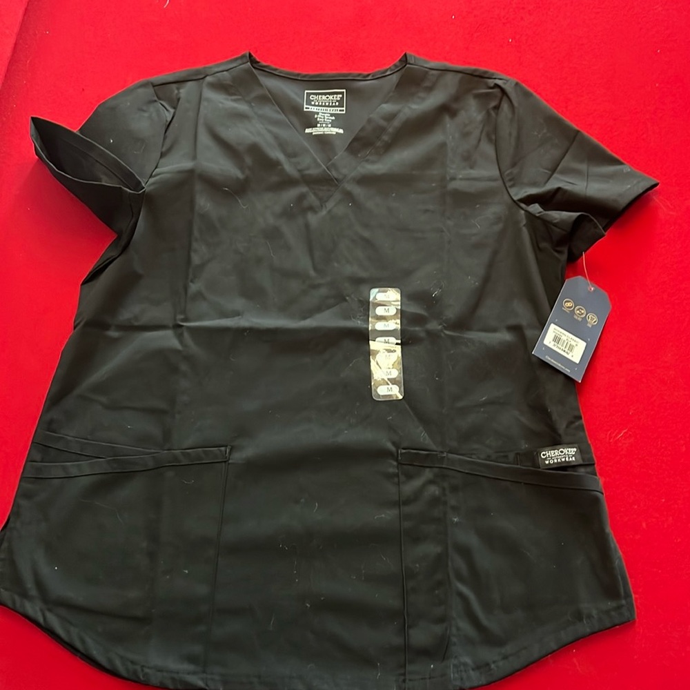 NWT  top scrub black medium